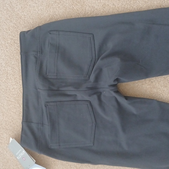 🆕️Athleta Metro High Waist Legging with 4 pockets in Gray Sz S.  FL - Picture 5 of 10